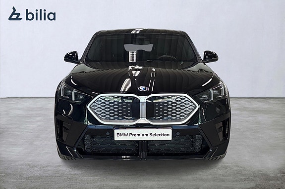 BMW iX2 5 of 18