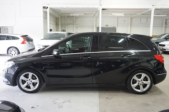 Mercedes-Benz B180 2 of 19