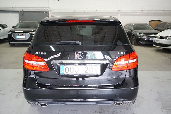 Mercedes-Benz B180 8 of 19