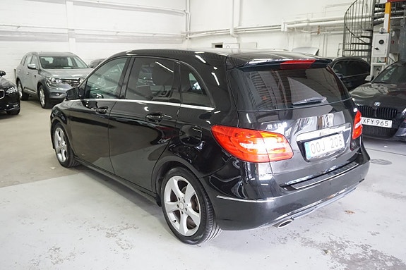 Mercedes-Benz B180 3 of 19