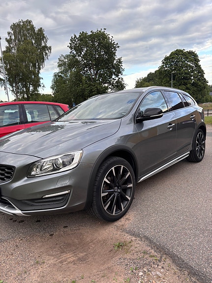 Volvo V60 Cross Country 7 of 8