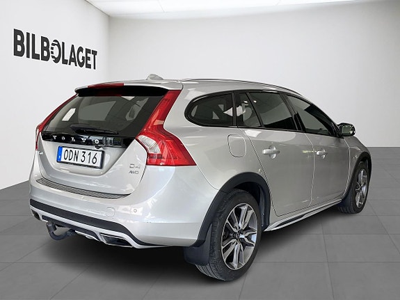 Volvo V60 Cross Country 4 of 5