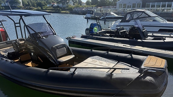 Grand 850 Golden Line med Mercury 400 Racing V 10 -26 3 of 7