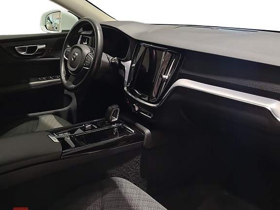 Volvo V60 4 of 18