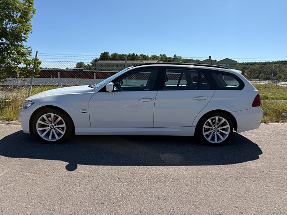 BMW 320d 2 of 5