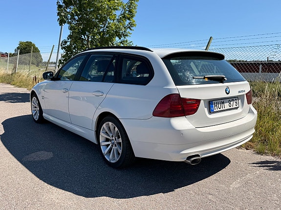 BMW 320d 4 of 5