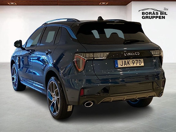 Lynk & Co 01 2 of 5