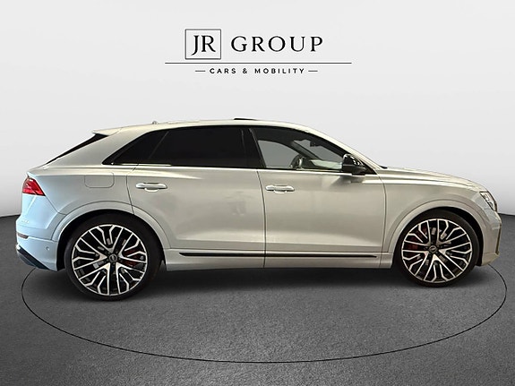 Audi Q8 4 of 5