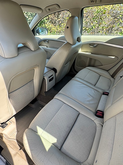 Volvo V70 7 of 8