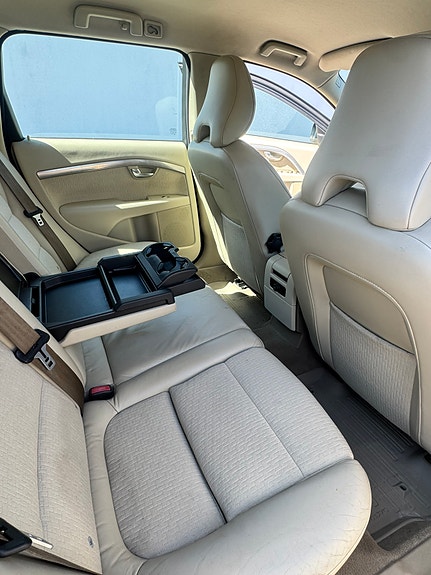 Volvo V70 8 of 8
