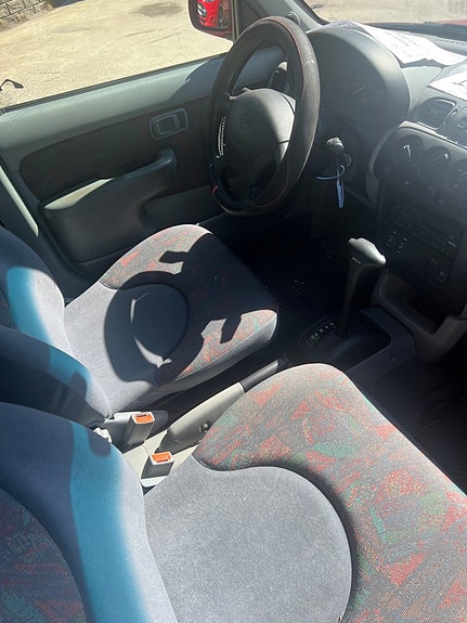 Nissan Micra 7 of 7