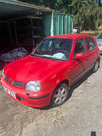 Nissan Micra 2 of 5