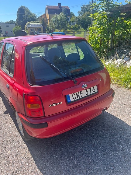 Nissan Micra 3 of 5