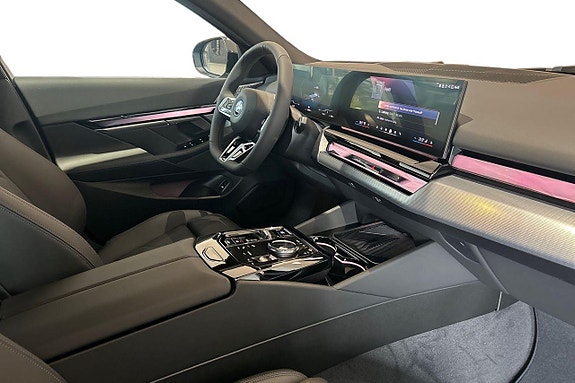 BMW i5 6 of 19