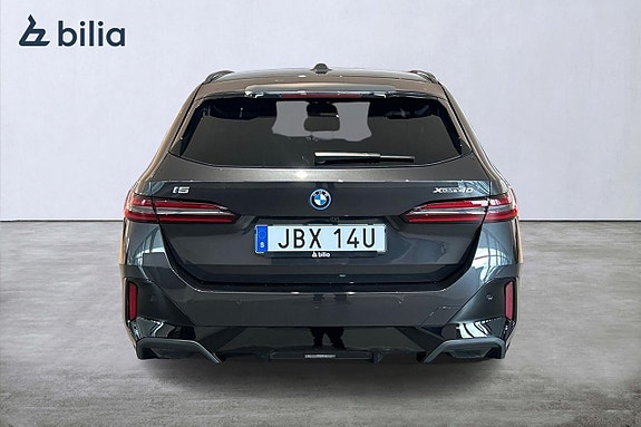 BMW i5 4 of 19