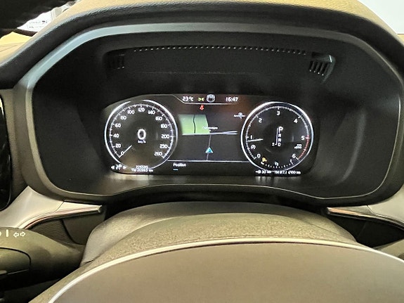 Volvo XC60 13 of 17