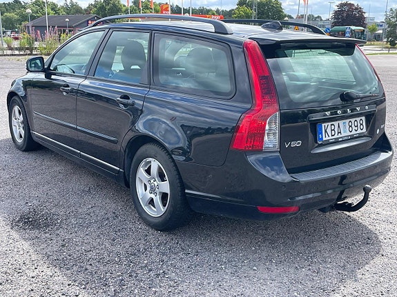 Volvo V50 2 of 5