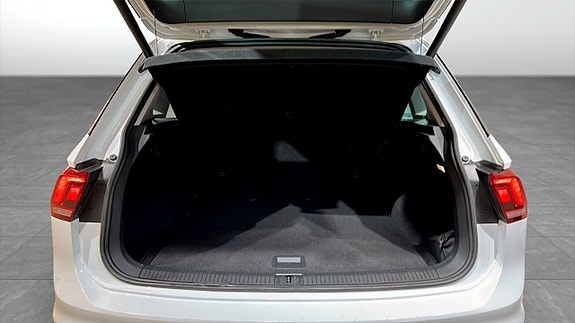 Volkswagen Tiguan 12 of 21