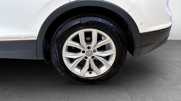 Volkswagen Tiguan 6 of 21