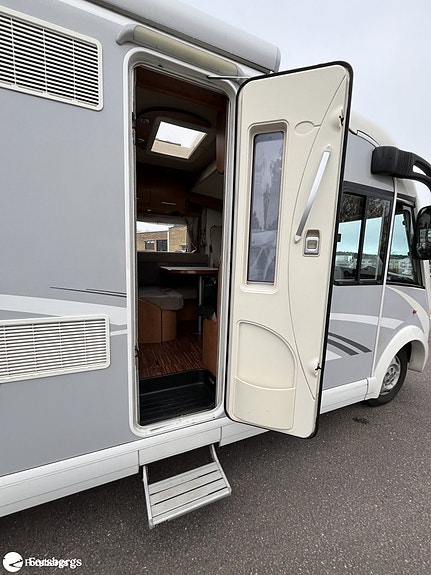 Carthago TOURER C1 I148 Solcell/ Backkamera/ Höga långbäddar 9 of 21