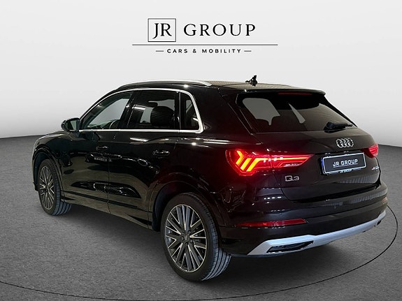 Audi Q3 4 of 5