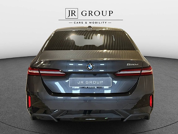 BMW 520d 4 of 5