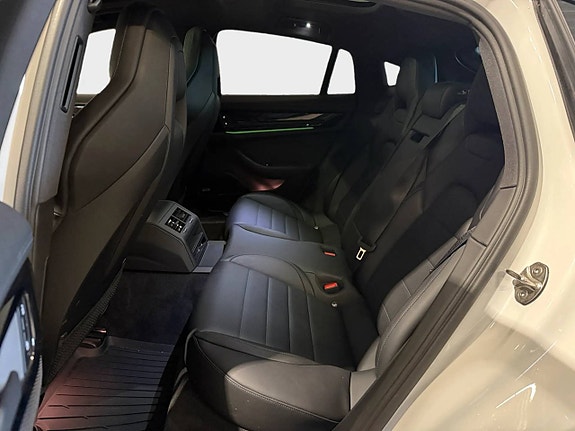 Porsche Panamera 4S 9 of 10