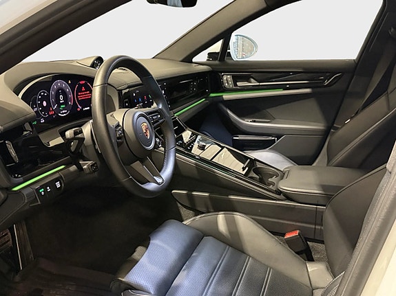 Porsche Panamera 4S 7 of 10