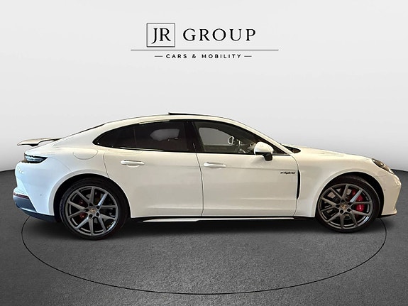Porsche Panamera 4S 6 of 10