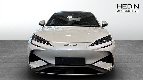 BYD Sealion 7 8 of 10