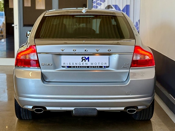 Volvo S80 4 of 5