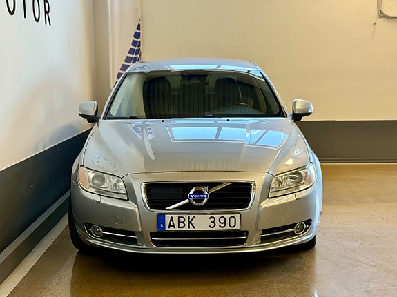 Volvo S80 5 of 5
