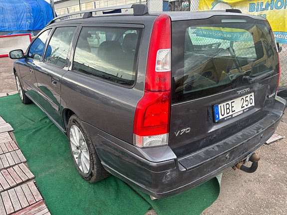 Volvo V70 4 of 5
