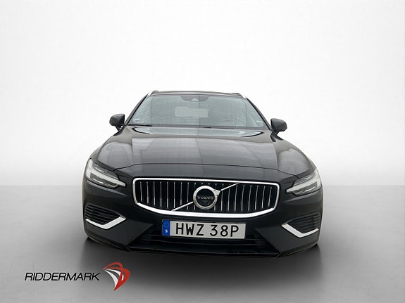 Volvo V60 2 of 5