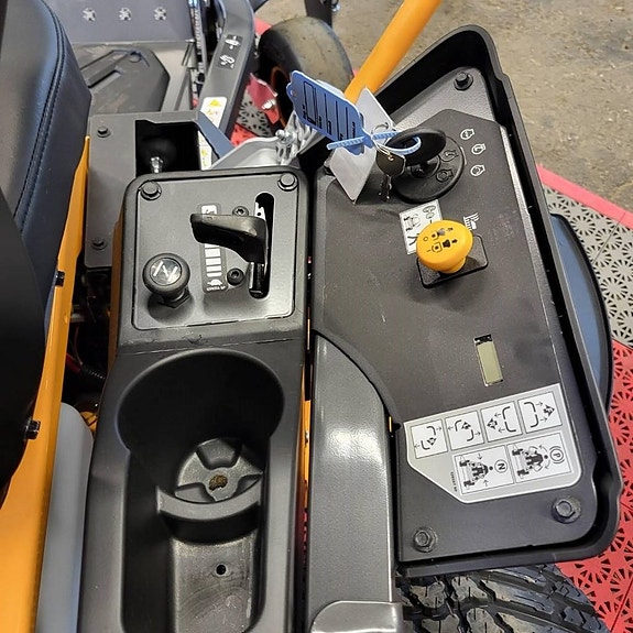Cub Cadet Z3 - 137 cm klippbredd 4 of 5