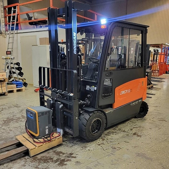 Doosan B 30 X-7 3 ton 3,6 meter HYRKÖP 3 of 9