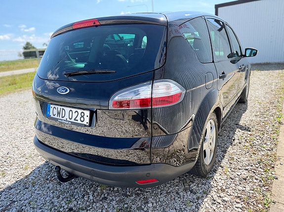 Ford S-MAX 4 of 5