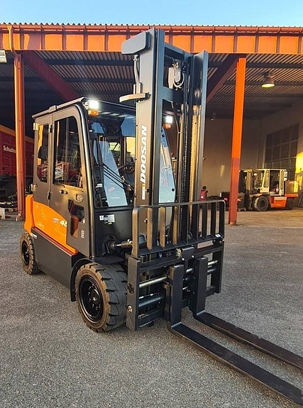 Doosan Heli Silverstone Truckar Hyra lång eller korttid 10 of 11