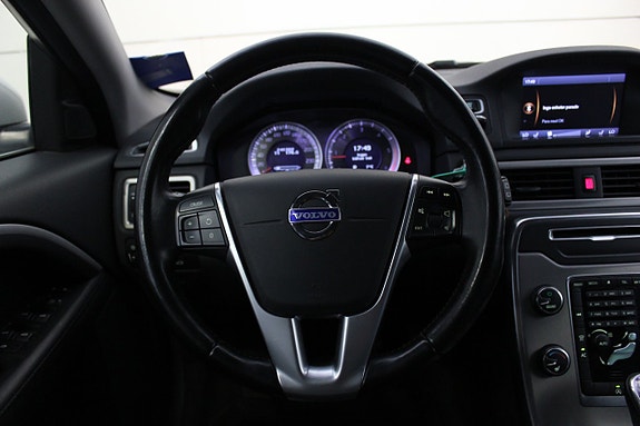 Volvo V70 15 of 22