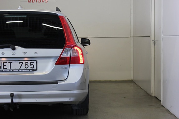 Volvo V70 6 of 22