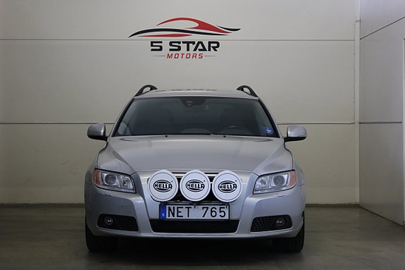 Volvo V70 3 of 22