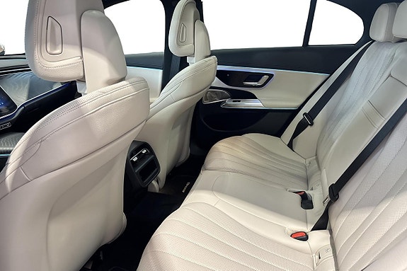 Mercedes-Benz 300 E 10 of 12