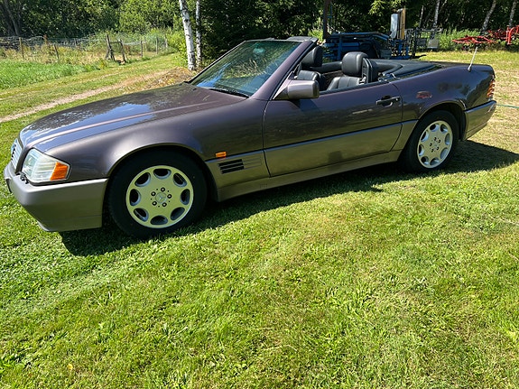 Mercedes-Benz 300 SL 3 of 5