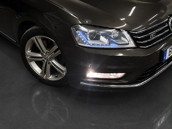 Volkswagen Passat 8 of 23