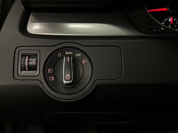 Volkswagen Passat 17 of 23