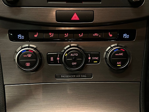 Volkswagen Passat 20 of 23