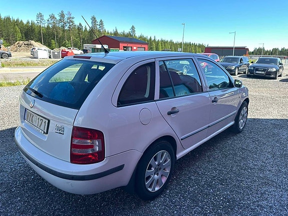 Skoda Fabia 3 of 5