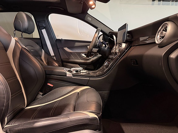 Mercedes-Benz C63 19 of 30
