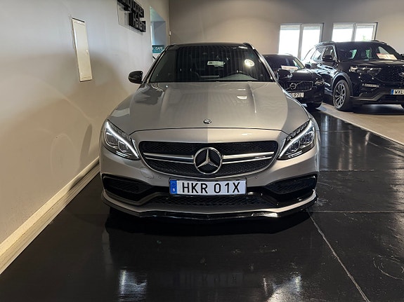 Mercedes-Benz C63 4 of 5