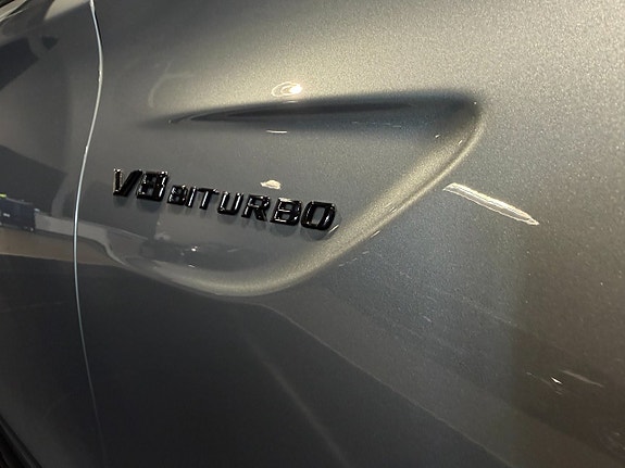 Mercedes-Benz C63 13 of 30